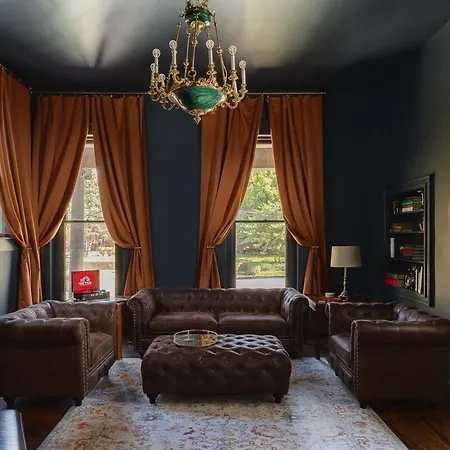 Blushing Pink Manor! Off Frankfort Ave! 8 Br!